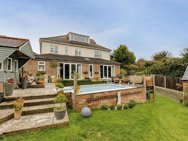 House for sale in Ash, Kent