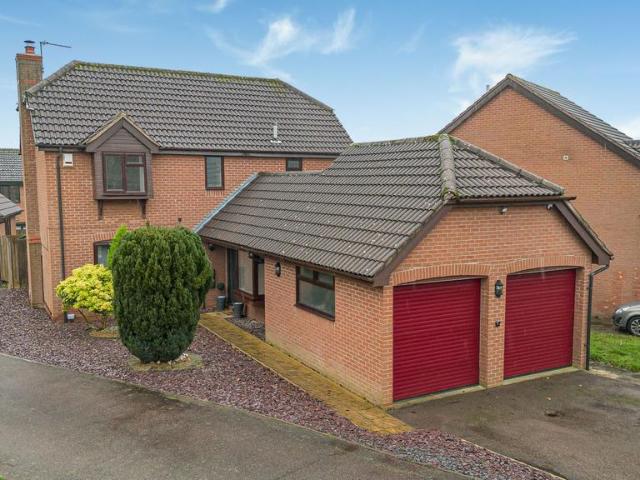 House for sale in Huntingdon