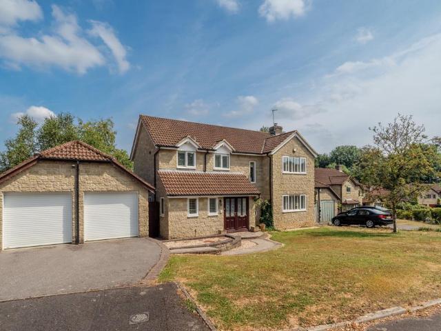 House for sale in Hallatrow
