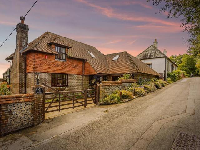 House for sale in Perryfields, West Sussex