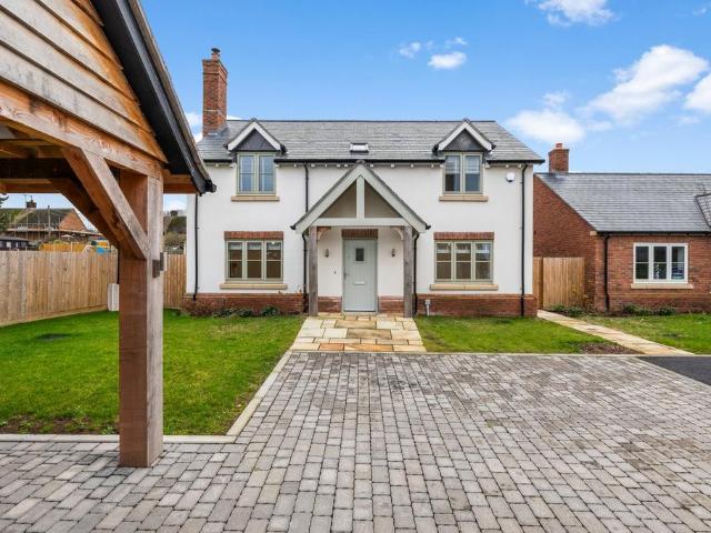 House for sale in Alderminster, Warwickshire