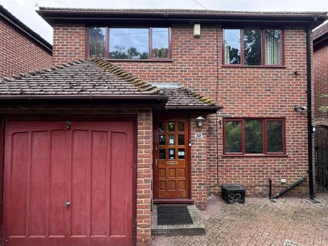 House for sale in Hale End, Greater London