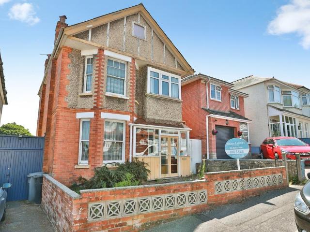 House for sale in Pokesdown, Bournemouth