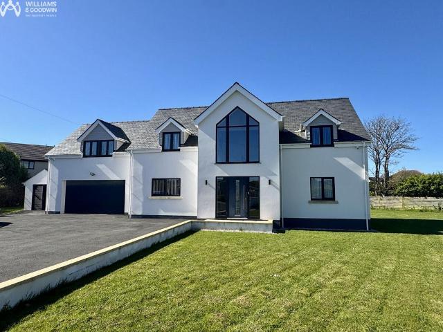 House for sale in Trearddur, Wales