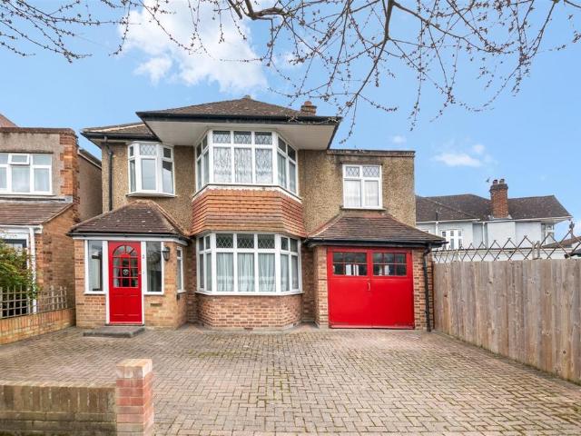 House for sale in Whitton, Greater London