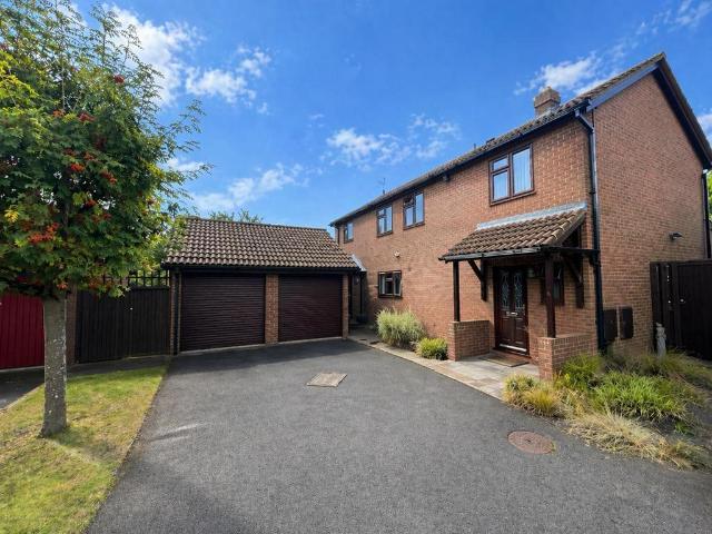 House for sale in Bramingham Park