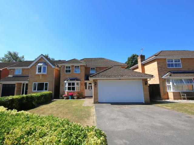 House for sale in Hedge End, Helford