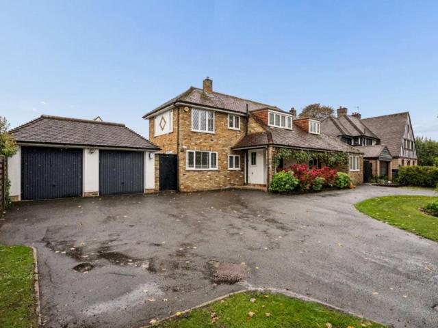 House for sale in Amersham and Villages Community Board, Latimer