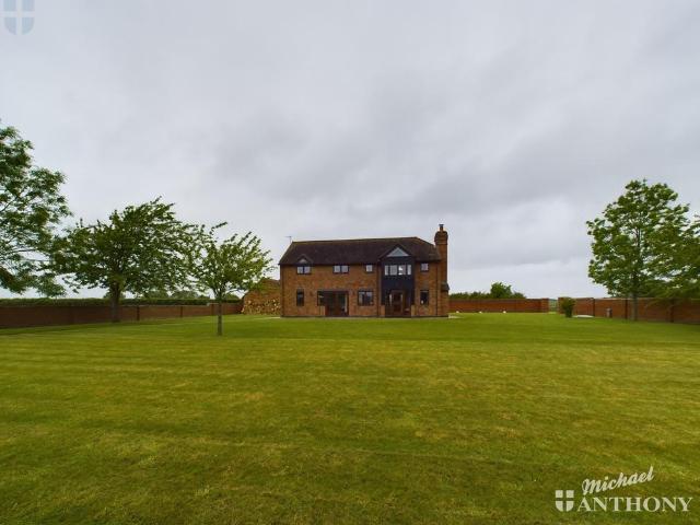 House for sale in Bierton, Buckinghamshire