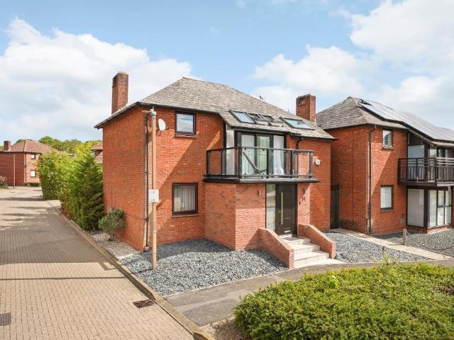 House for sale in Fenny Stratford, Milton Keynes