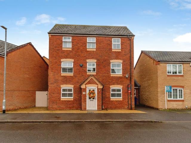 House for sale in Heath Hayes and Wimblebury, Chadsmoor
