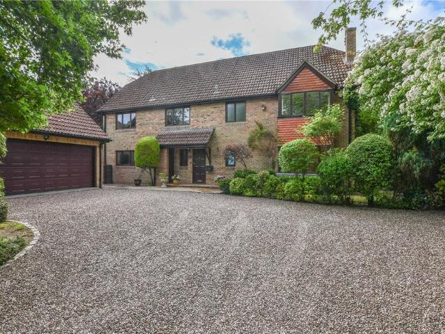 House for sale in Finchampstead