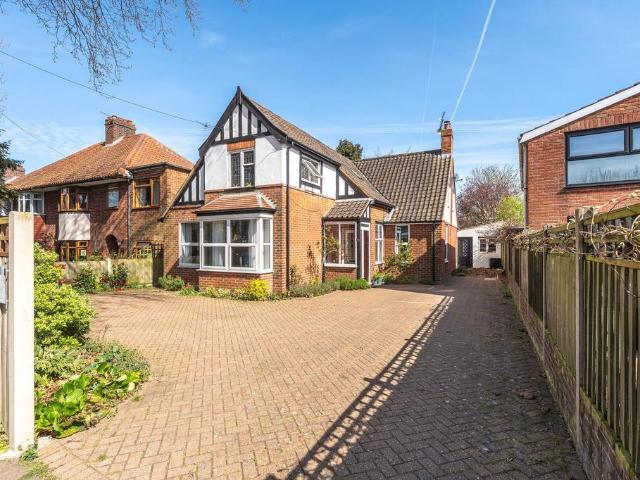 House for sale in East Bank, Norfolk