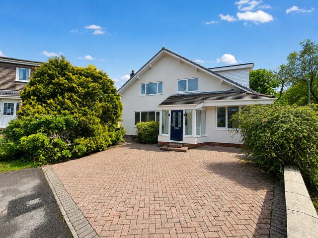 House for sale in Burnedge, Greater Manchester