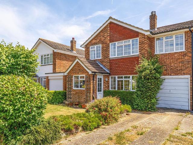 House for sale in Cox Green, Horsham