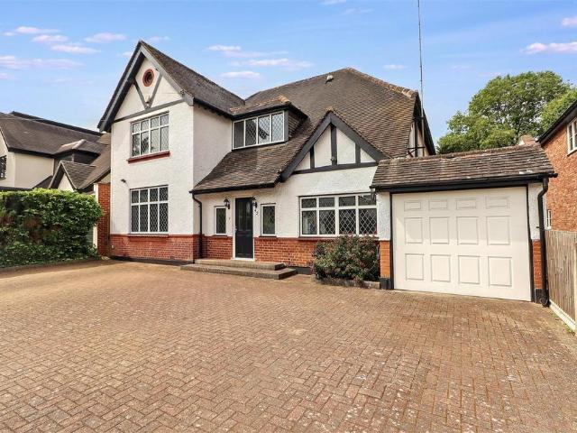 House for sale in Elstree and Borehamwood, Borehamwood
