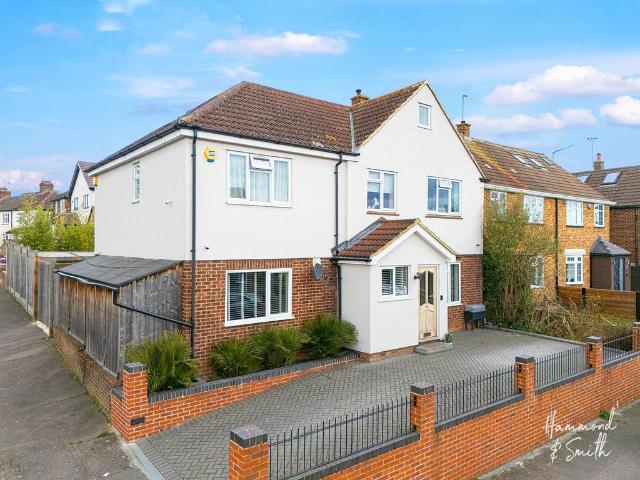 House for sale in Ivy Chimneys, Epping