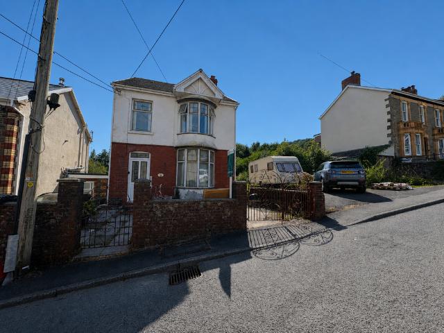 House for sale in Ystalyfera