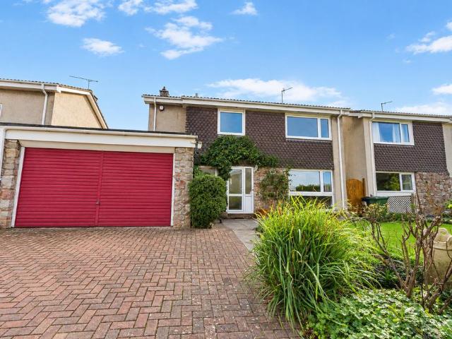 House for sale in Almondsbury