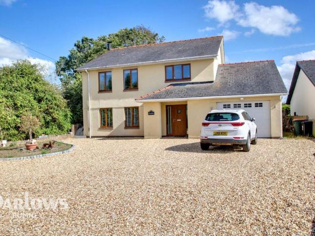 House for sale in Peterstone Wentlooge, Wales