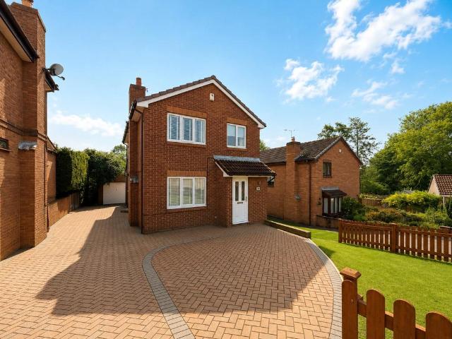 House for sale in Barwick in Elmet and Scholes, Barwick In Elmet