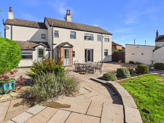 House for sale in Hammond Street