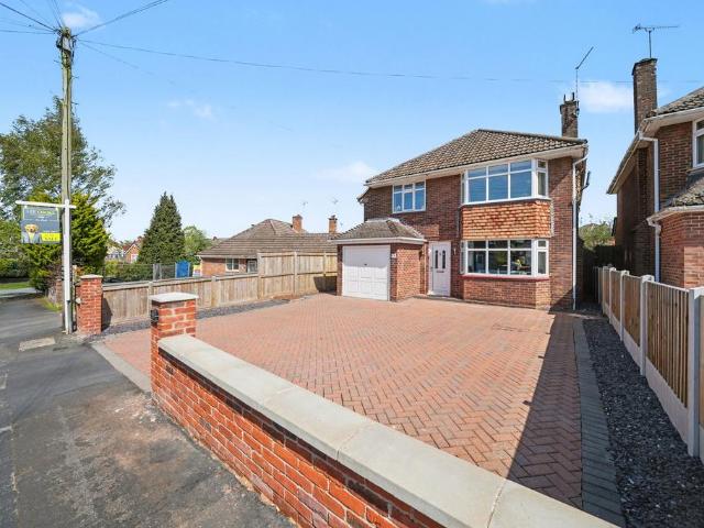 House for sale in Walton on the Hill, Stafford