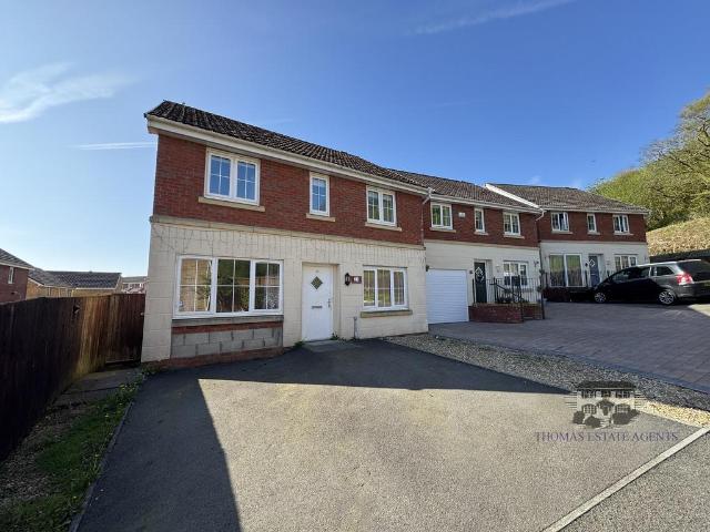 House for sale in Tonypandy, Penygraig