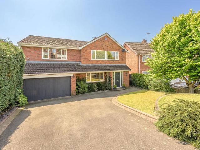 House for sale in Stourbridge, West Midlands