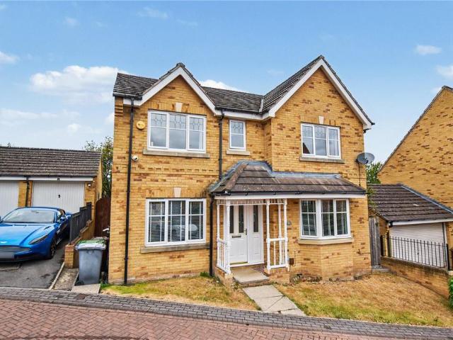 House for sale in Churwell, West Yorkshire