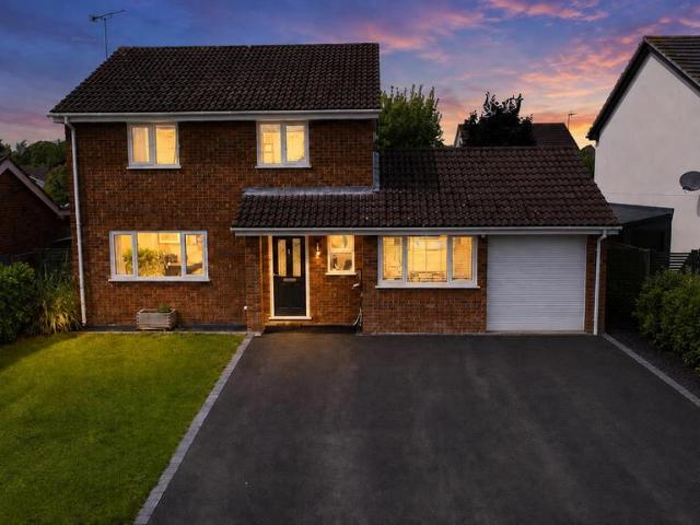 House for sale in Rossett, Wales