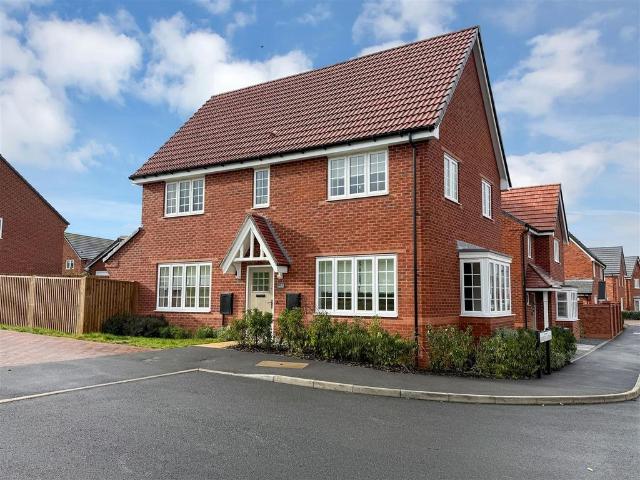 House for sale in Barton In Fabis, East Midlands