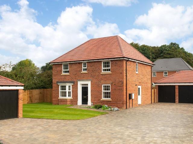 House for sale in Hoylandswaine, South Yorkshire