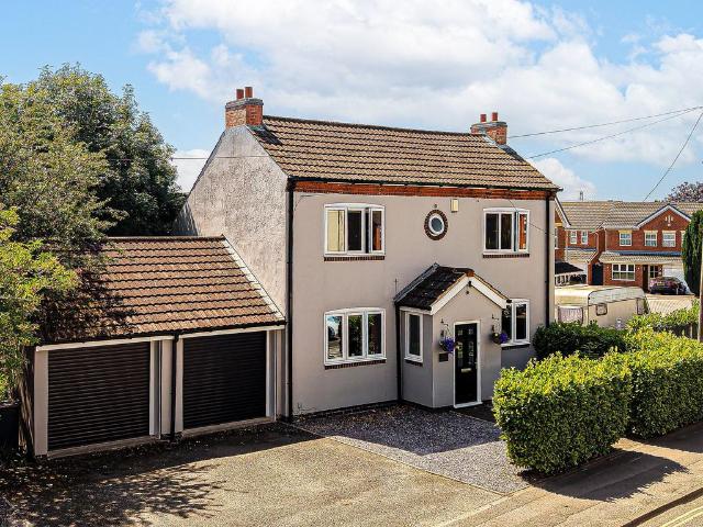 House for sale in Hugglescote, Leicestershire