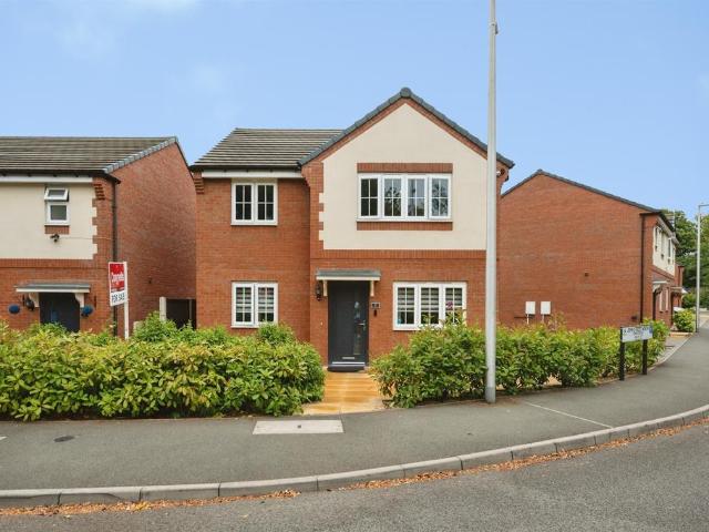 House for sale in Carter's Green, West Bromwich