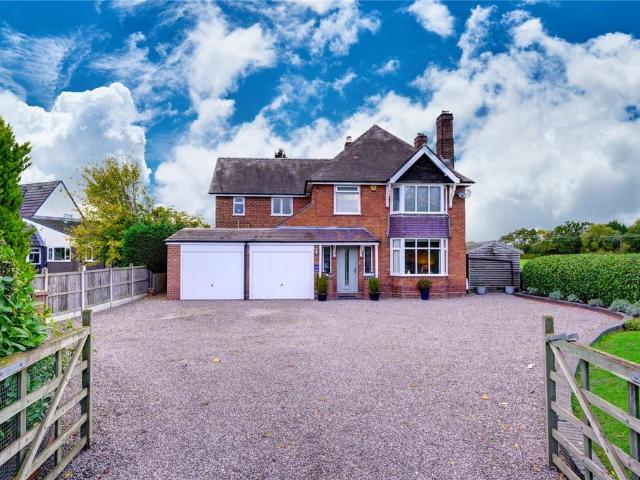 House for sale in Crookhill, Worcestershire