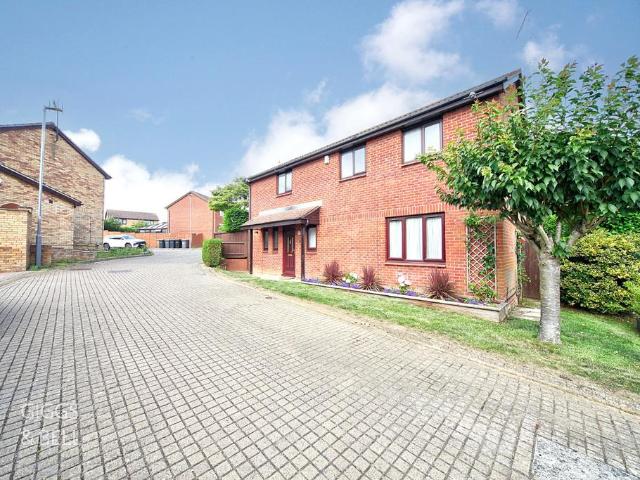 House for sale in Sundon Park, Luton
