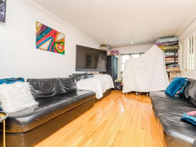 House for sale in Worcester Park Estate, Monks Orchard