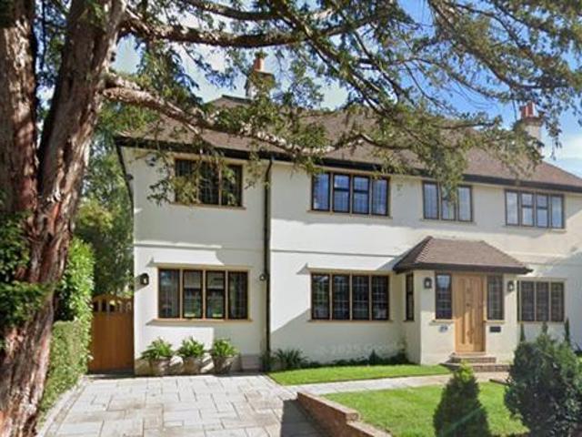 House for sale in London Borough of Croydon, Sanderstead