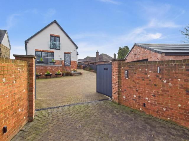House for sale in Purston Jaglin, West Yorkshire