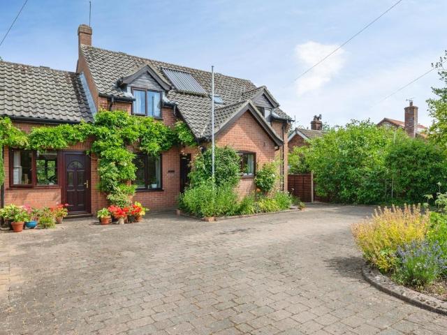 House for sale in Comers, Norfolk