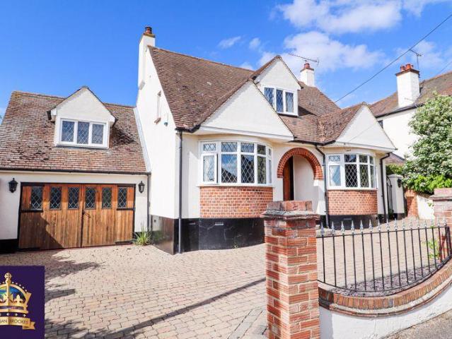 House for sale in South Benfleet, Essex