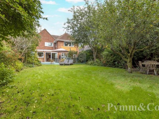 House for sale in Eaton Rise, East Bank