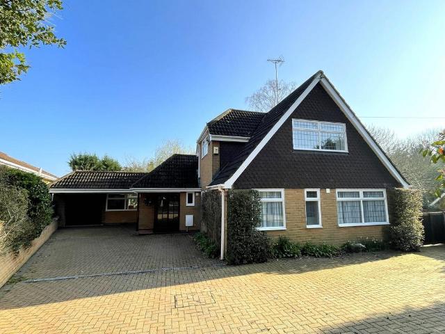 House for sale in Aspley Guise, Bedfordshire