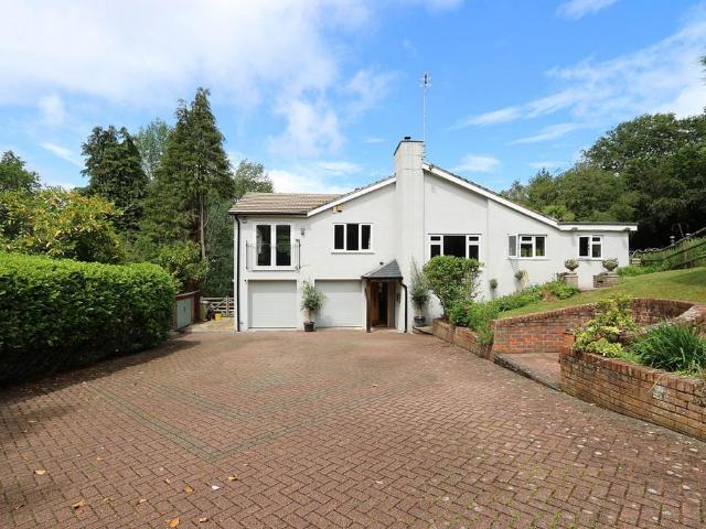 House for sale in Ashmore Green, West Berkshire