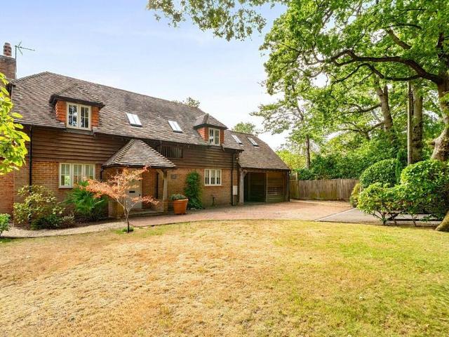 House for sale in Washington, Horsham