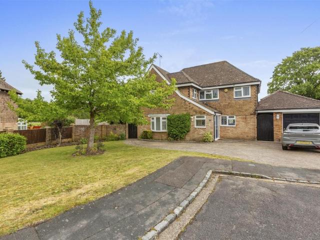House for sale in Stone with Bishopstone and Hartwell, Buckinghamshire
