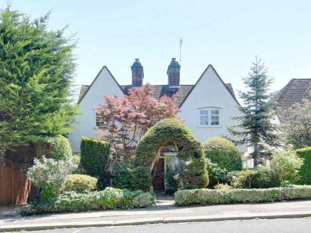 House for sale in Hampstead Garden Suburb, Greater London