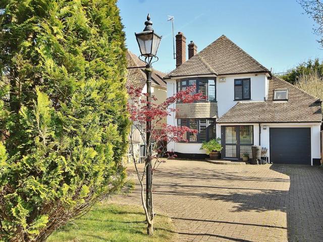 House for sale in Madley Park, Black Bourton