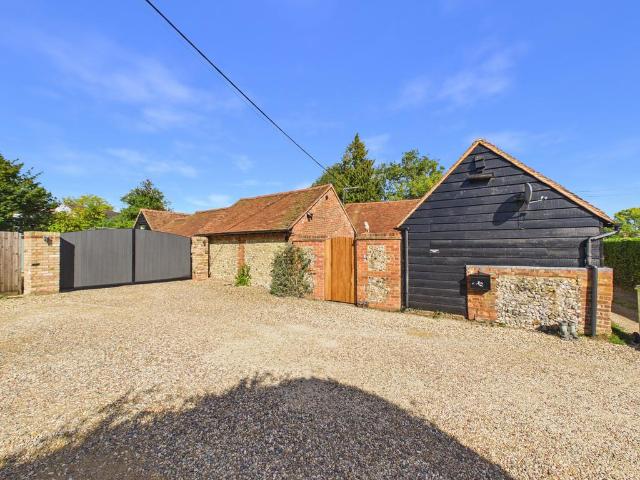 House for sale in Piddington and Wheeler End, Lane End